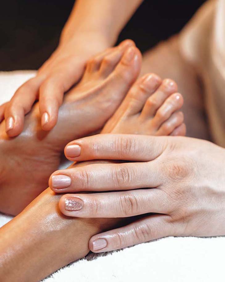 Massaggio terapeutico ai piedi